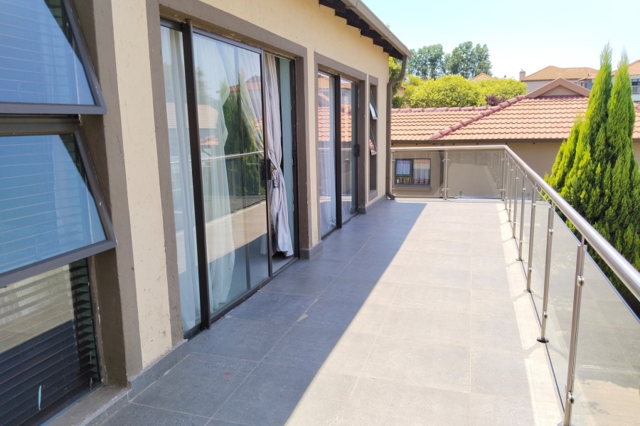 5 Bedroom Property for Sale in Birdwood Estate North West